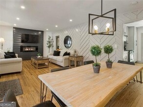 Building Photo - 1572 Berkeley Ln NE