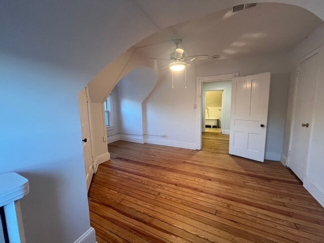 Building Photo - Brookland Grand 4917 sqft 8bd 3.5bth Home | Huge Front Porch | Large Back Yard