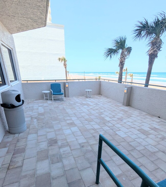 Building Photo - Ocean Front Fully Furnished