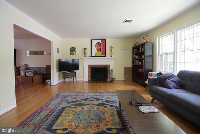 Building Photo - 304 Timber Ln