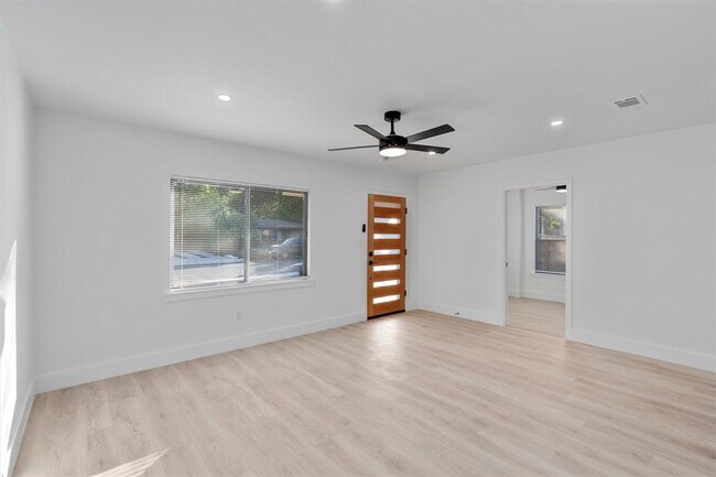 Building Photo - 406 Hammack Dr