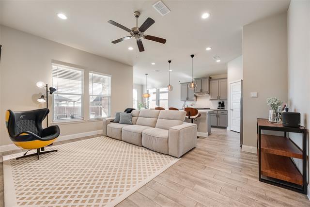 Building Photo - 1605 Woodpecker St