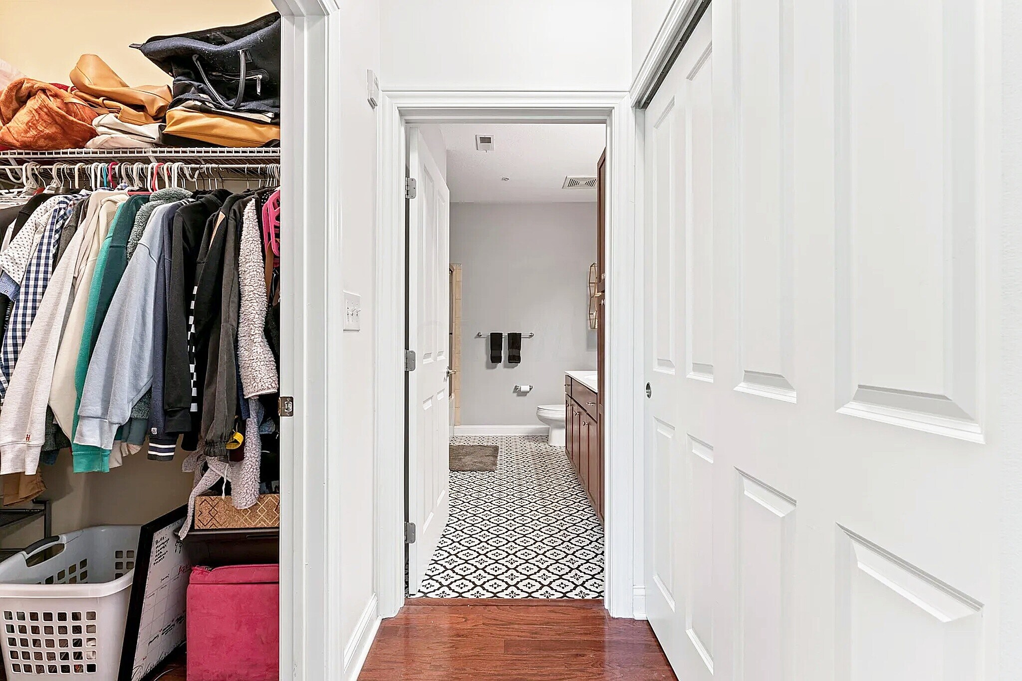 Closet - 515 W 1st Ave