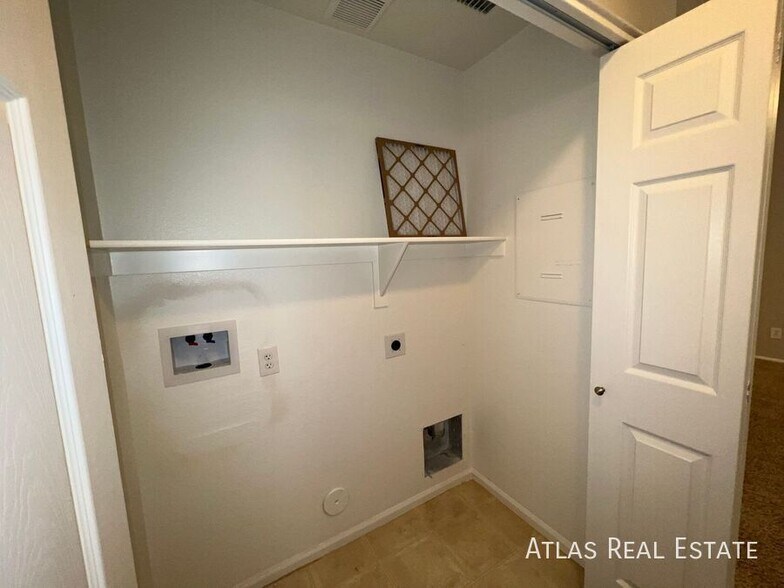 Building Photo - 29805 N Broken Shale Dr