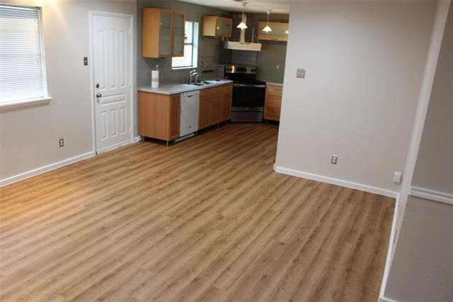 Building Photo - 417 Melrose Dr