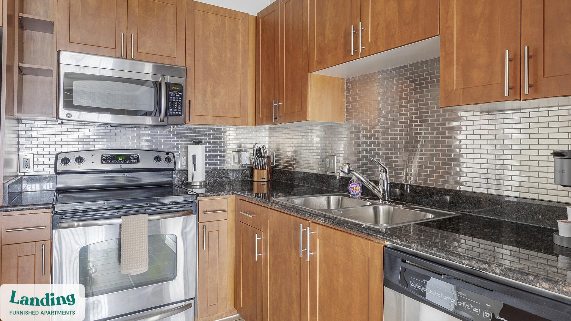 Building Photo - 15777 Quorum Dr