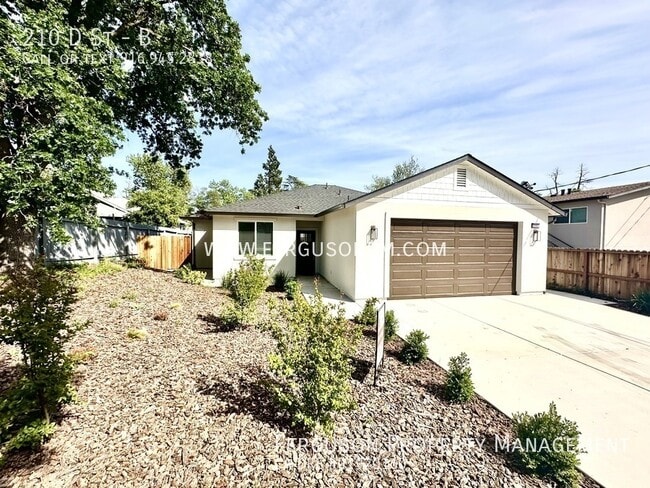 Building Photo - 210 D St