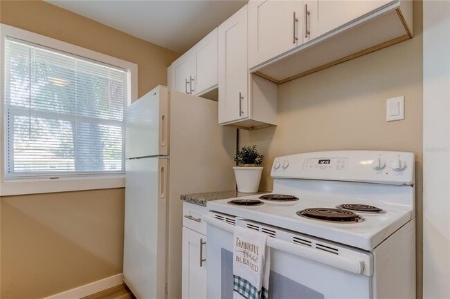 Building Photo - 1800 12th Ave S