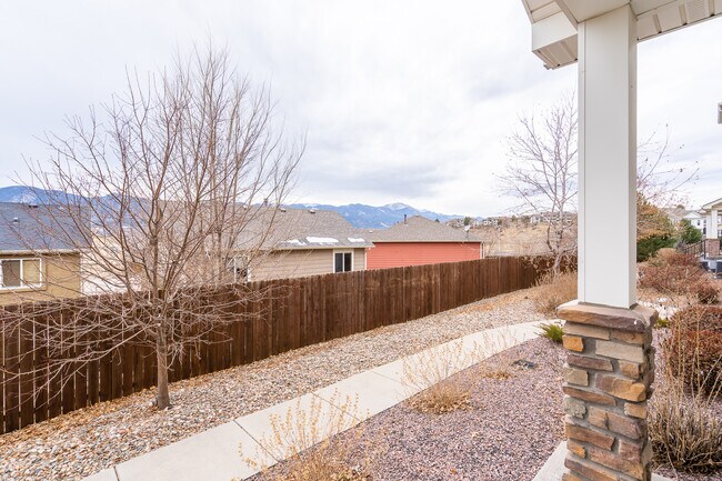 Building Photo - 2681 Stonecrop Ridge Grove