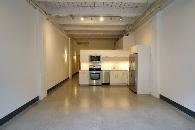 Building Photo - 416 NW 13th Ave
