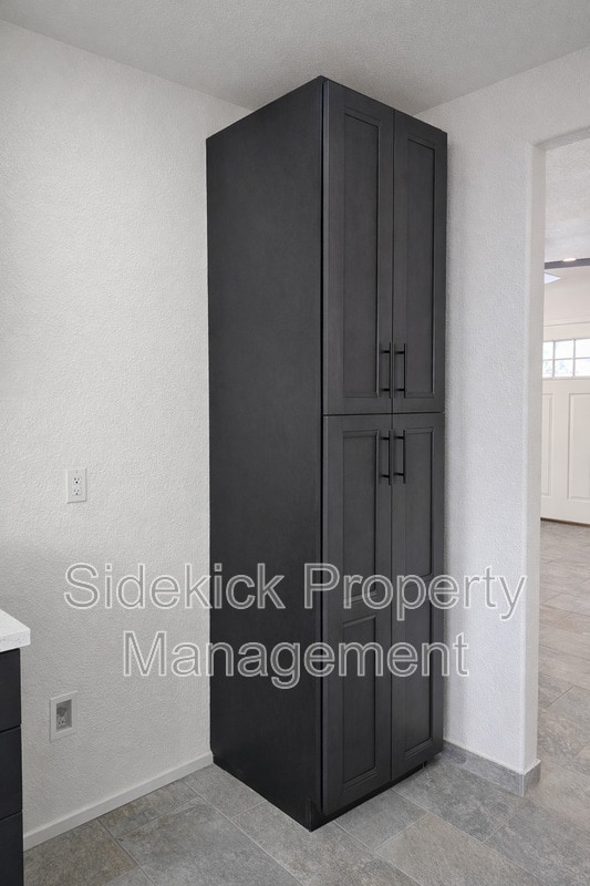 Building Photo - 1155 S Townsend Ave