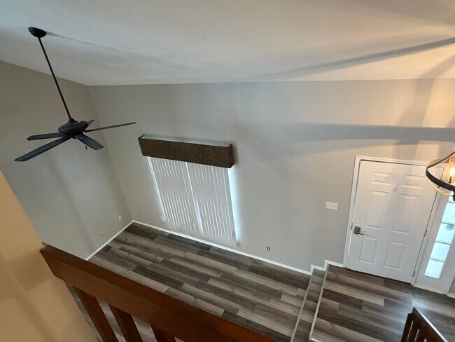 Building Photo - 1492 Sanzon Dr