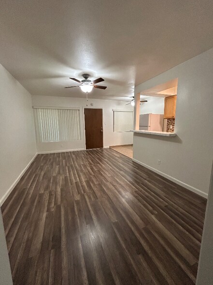 Building Photo - 4735 W Broadway