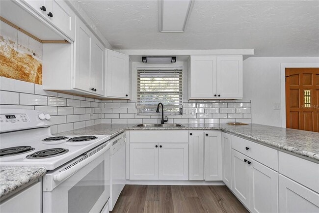 Building Photo - 11440 E Blue Cove Dr