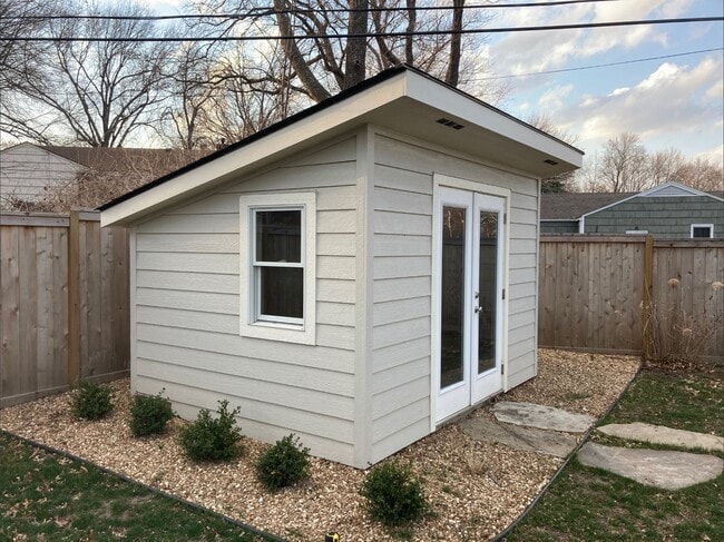 Building Photo - 4732 W 61st Terrace