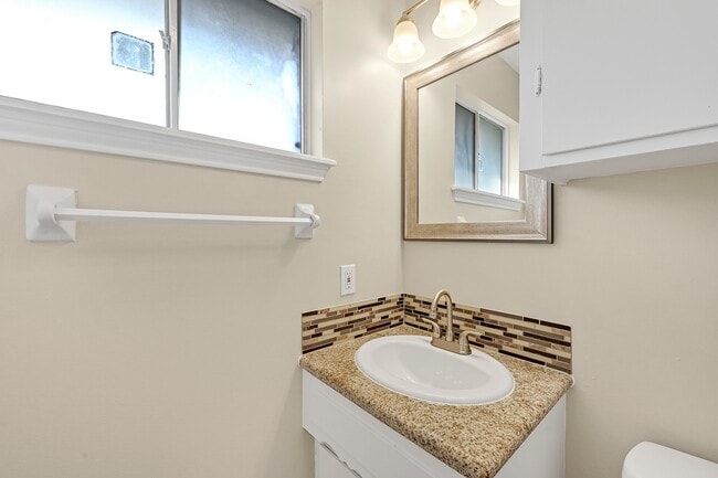 Building Photo - 10026 Kirkglen Dr