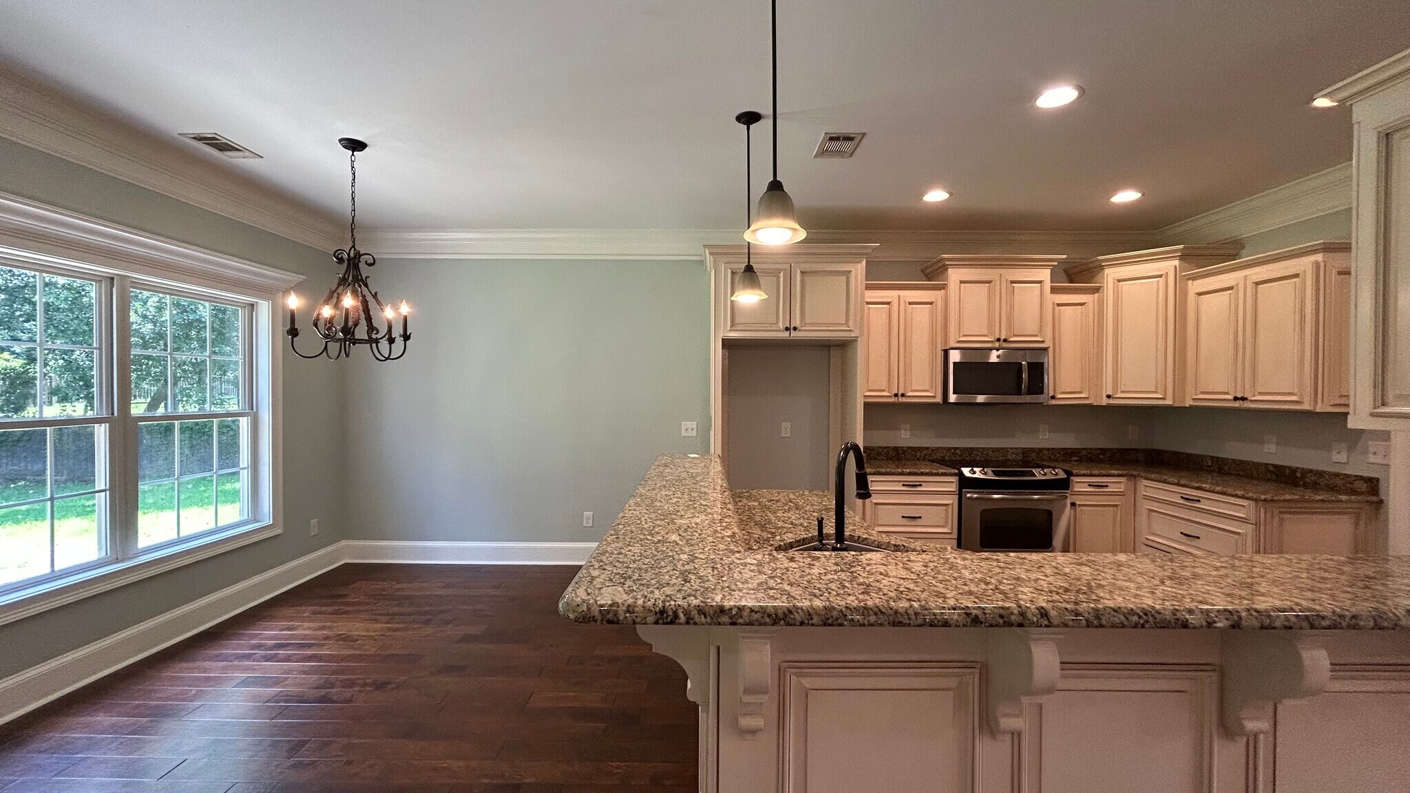 Building Photo - 389 Chastain Cir