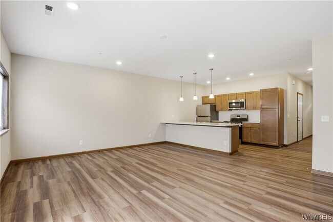 Building Photo - 1130 Orchard Park Rd