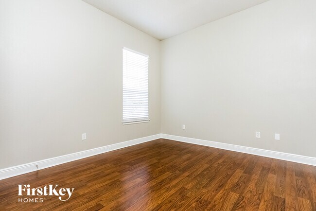 Building Photo - 663 Breezeway Ct