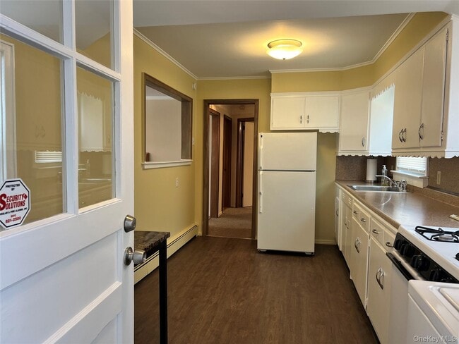 Building Photo - 223 Clay Pitts Rd