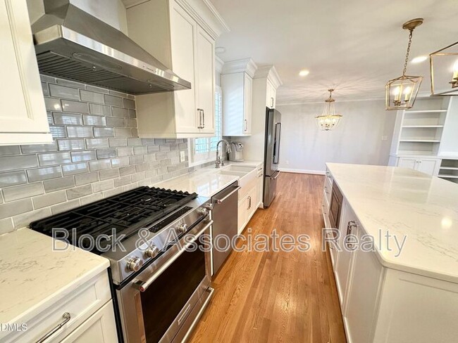 Building Photo - 4512 Drexel Dr