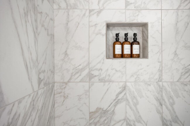 Building Photo - 2307 E 65th St