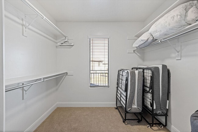 Building Photo - 350 W Old Hwy