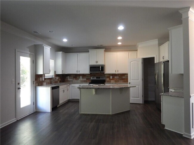 Building Photo - 720 Country Ridge Dr