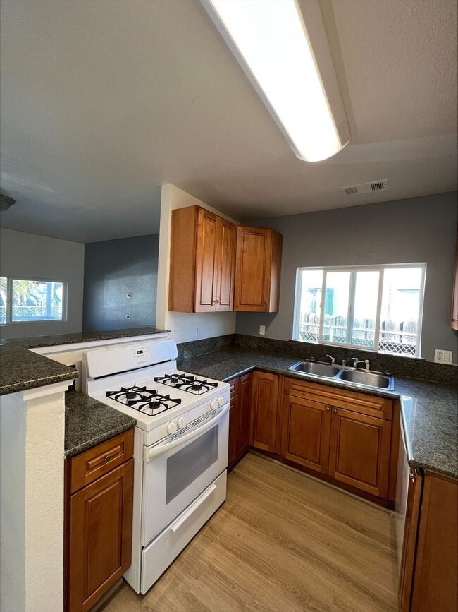 Building Photo - 4136 7th Ave