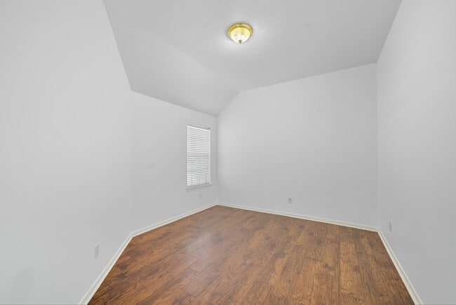 Building Photo - 13130 Yaupon Holly Ln