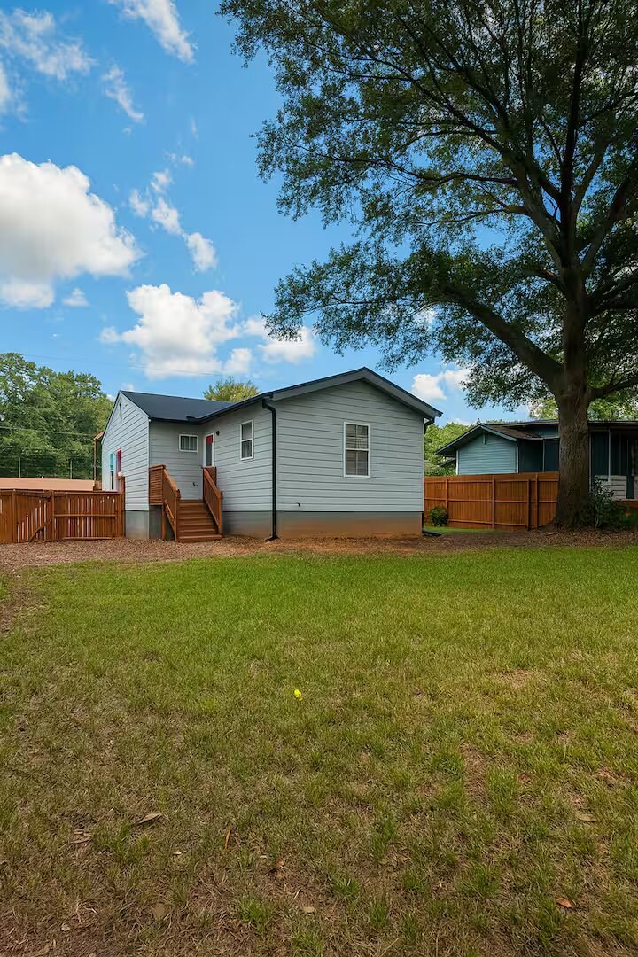 Building Photo - Room in House on Granade Dr