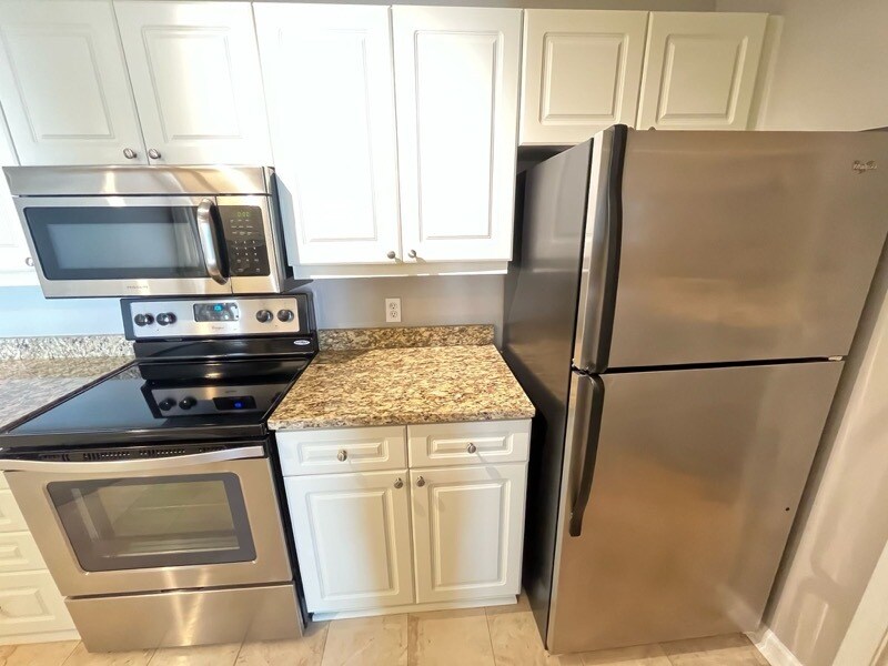 Kitchen_3 - 3334 Peachtree Rd NE