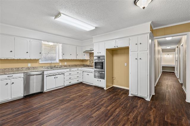 Building Photo - 6305 Chapman Dr