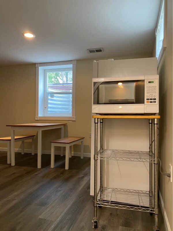 Building Photo - 2432 Burns Ave