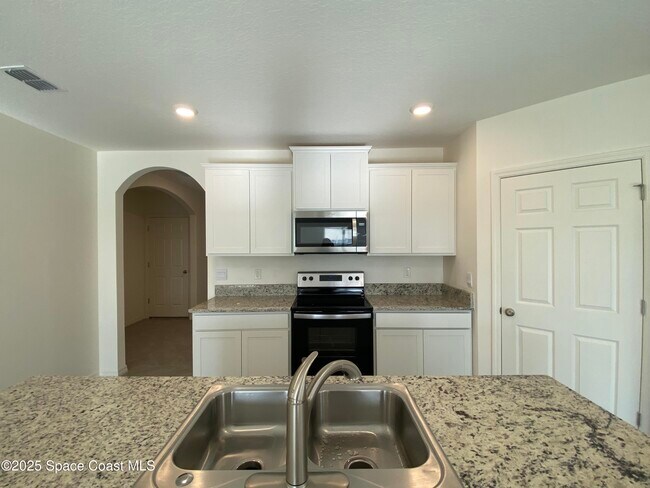 Building Photo - 1793 Farmhouse Rd SE