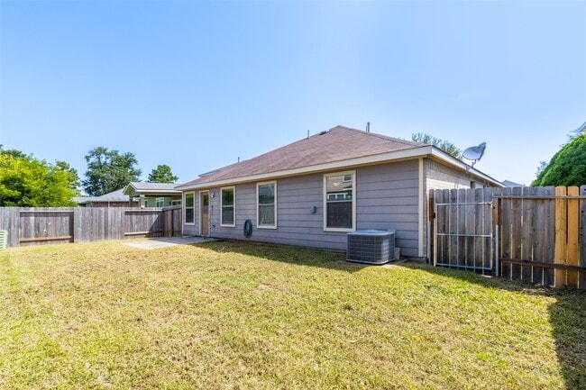 Building Photo - 29519 Legends Bluff Dr