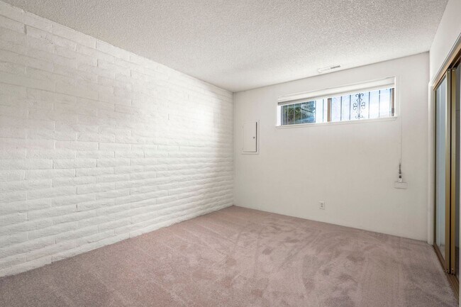 Building Photo - 3447 Skyline Blvd