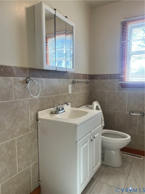 Building Photo - 901 Cedar Level Rd