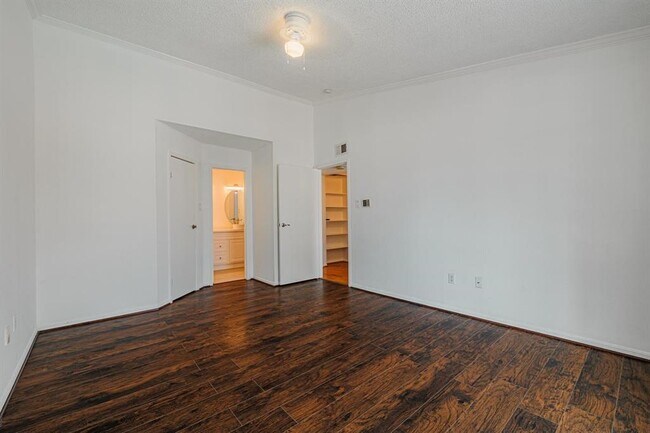 Building Photo - 3770 Lovers Wood Ln