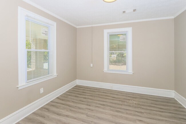 Building Photo - 1385 Patterson St