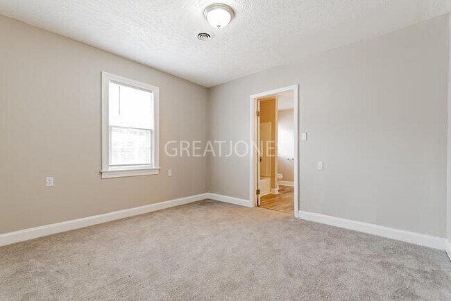 Building Photo - NOW OFFERING HALF OFF THE FIRST FULL MONTH...