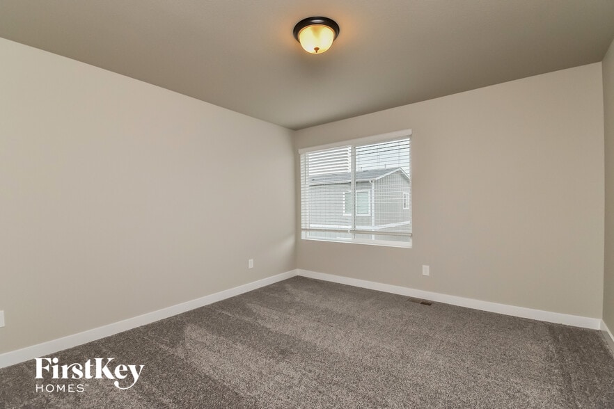 Building Photo - 11164 Murrelet Dr