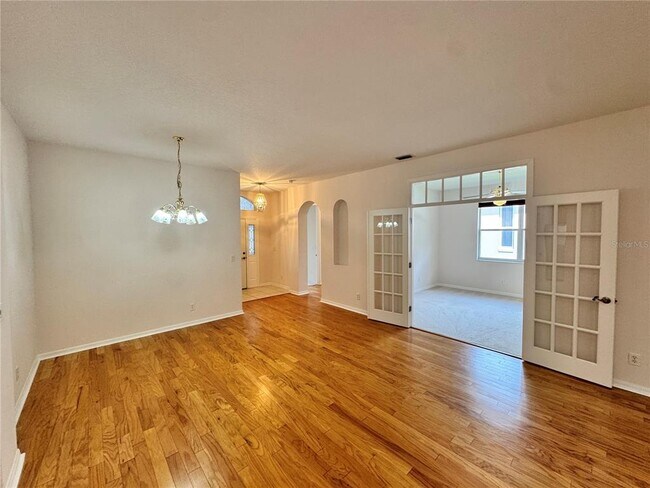 Building Photo - 20634 Queen Alexandra Dr