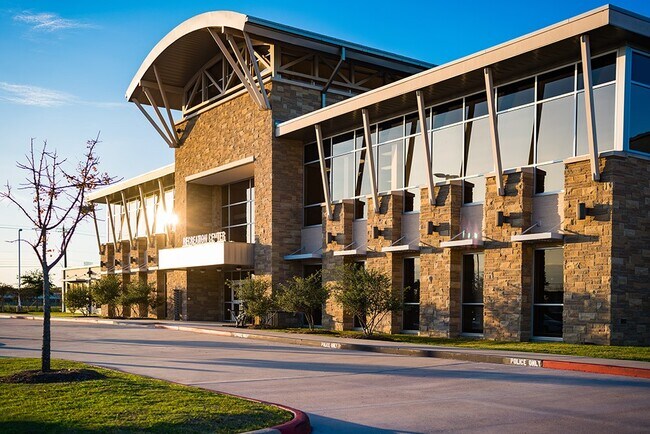 Building Photo - 2814 Keagan Falls Dr