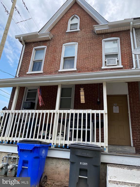 Building Photo - 635 Chestnut St