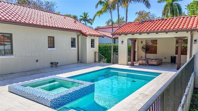 Building Photo - 519 Alhambra Cir