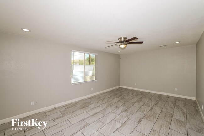 Building Photo - 1832 E Monterey Way