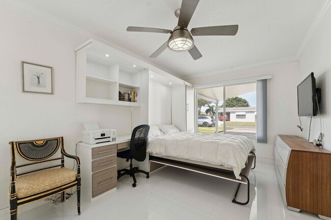 Building Photo - 911 NW 7th St