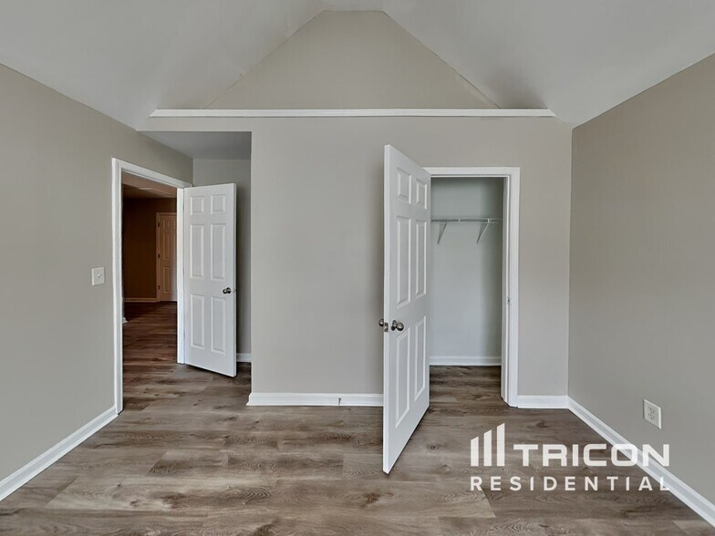 Building Photo - 2214 Benidorm Ct