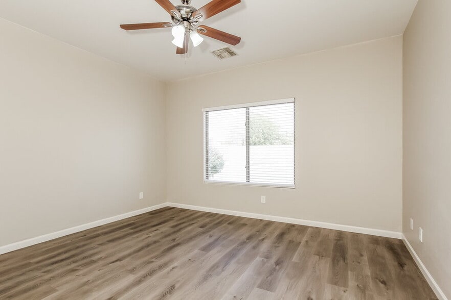 Building Photo - 1607 S 79th Ln
